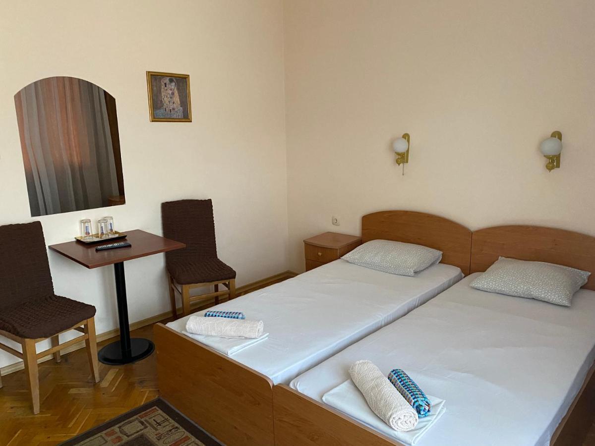 Family Hotel "May" Petrich  Luaran gambar